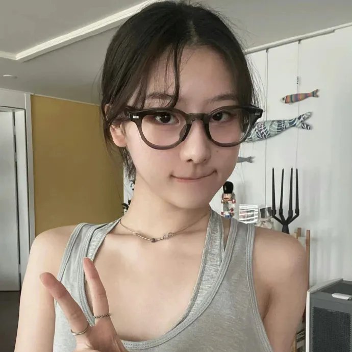 玉女含苞朵朵开